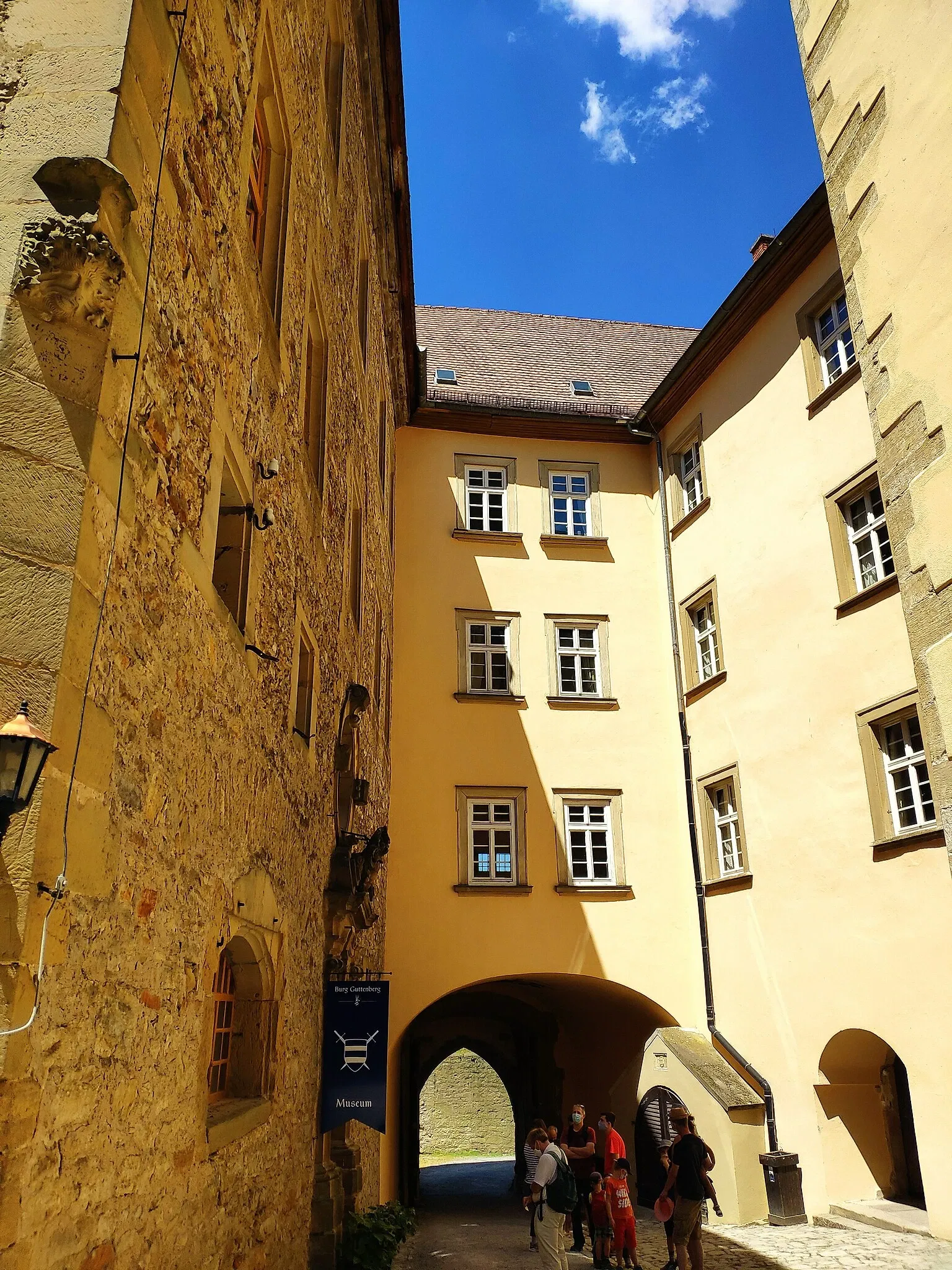 Burg Guttenberg Haßmersheim