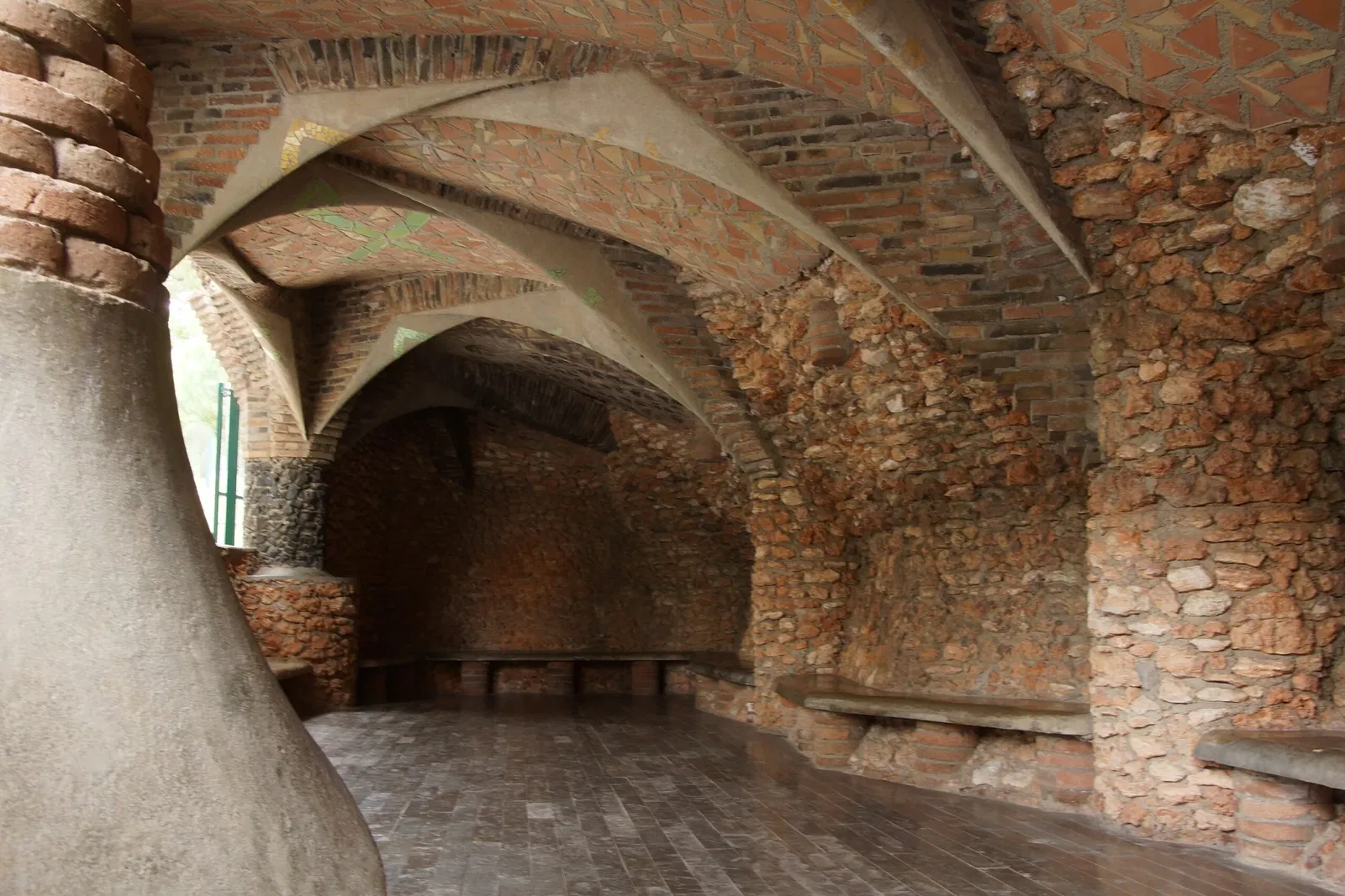 Cripta de la Colònia Güell