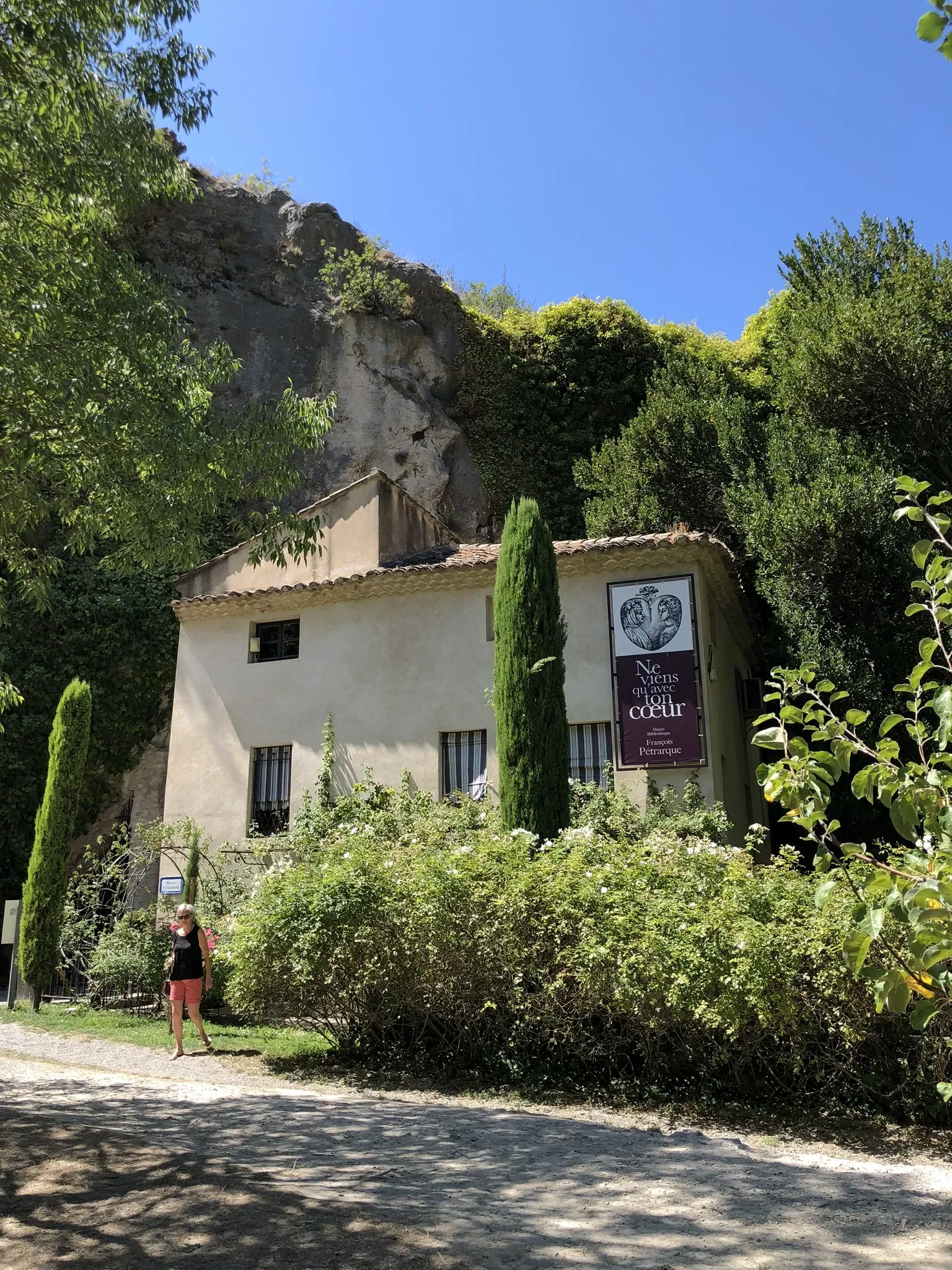 Musée-Bibliothèque François Pétrarque