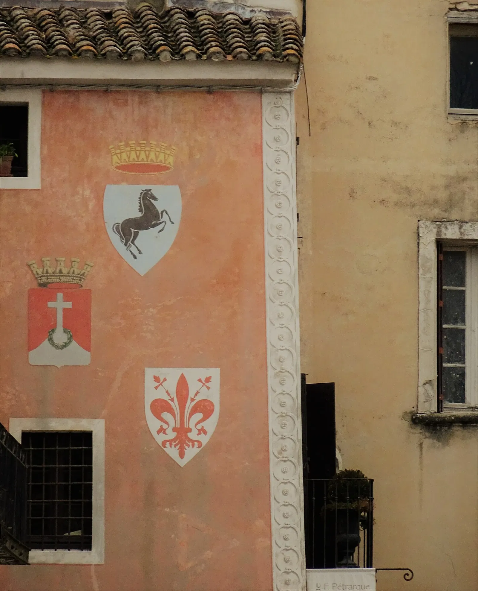 Musée-Bibliothèque François Pétrarque