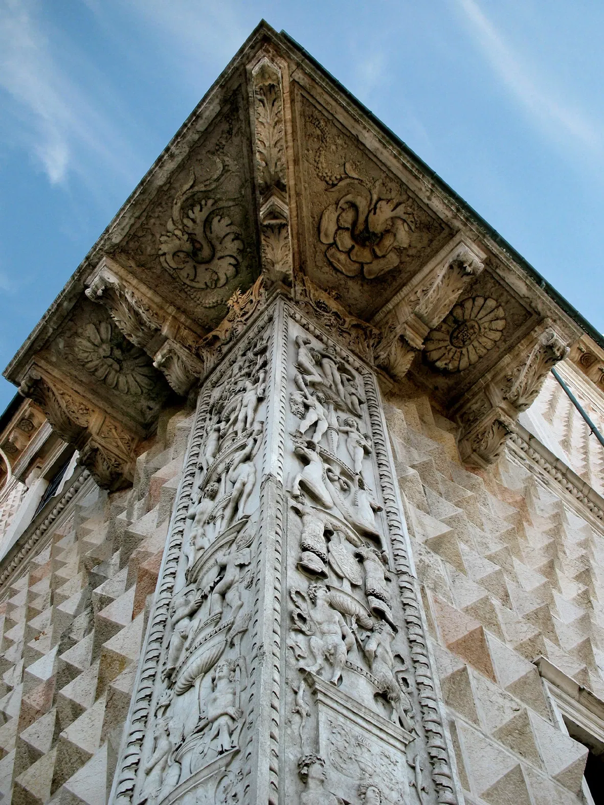 Palazzo dei Diamanti