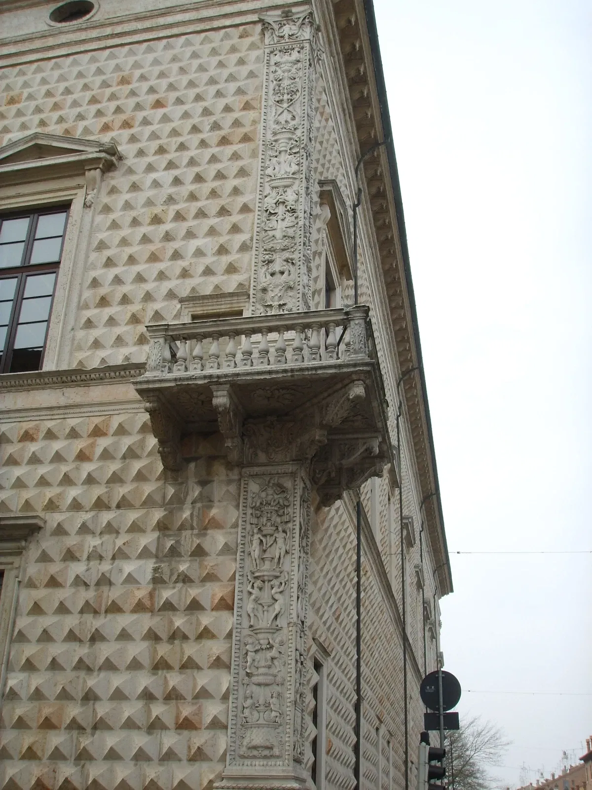 Palazzo dei Diamanti