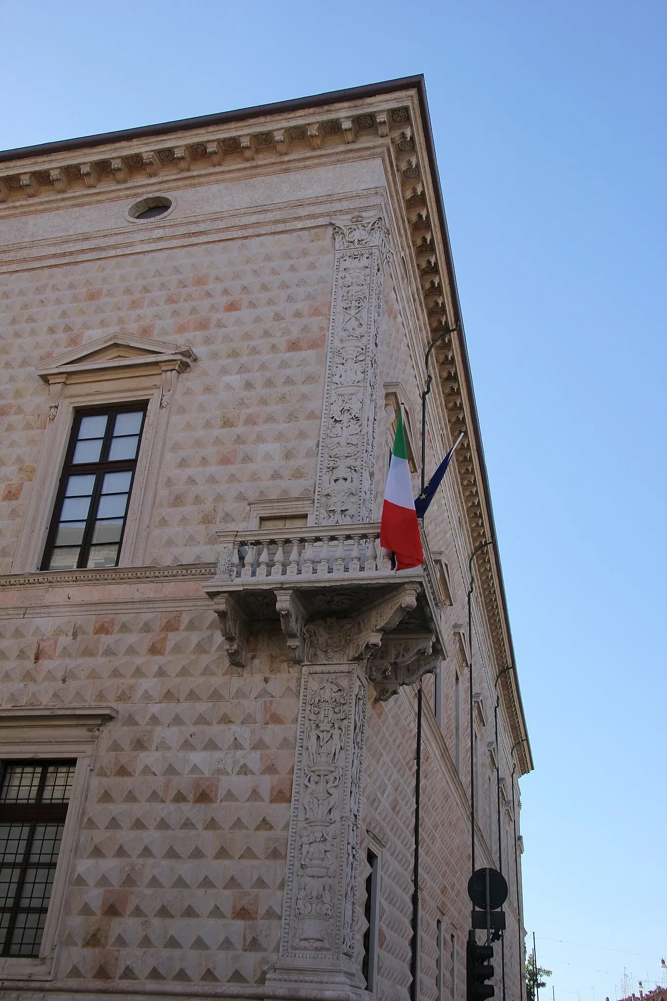 Palazzo dei Diamanti