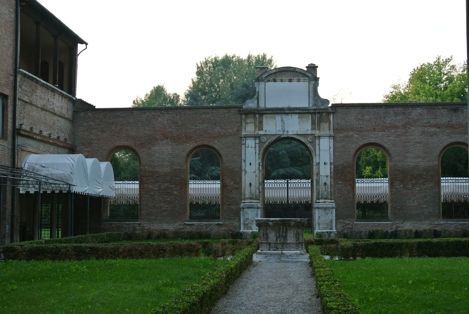 Palazzo dei Diamanti