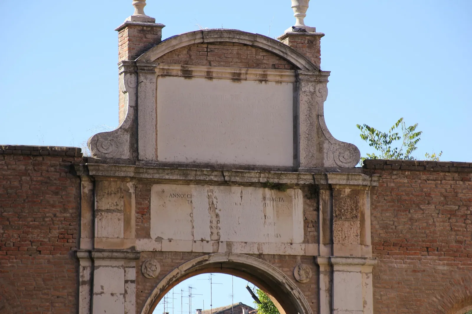 Palazzo dei Diamanti