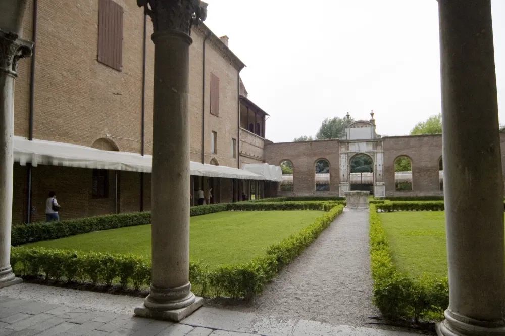 Palazzo dei Diamanti