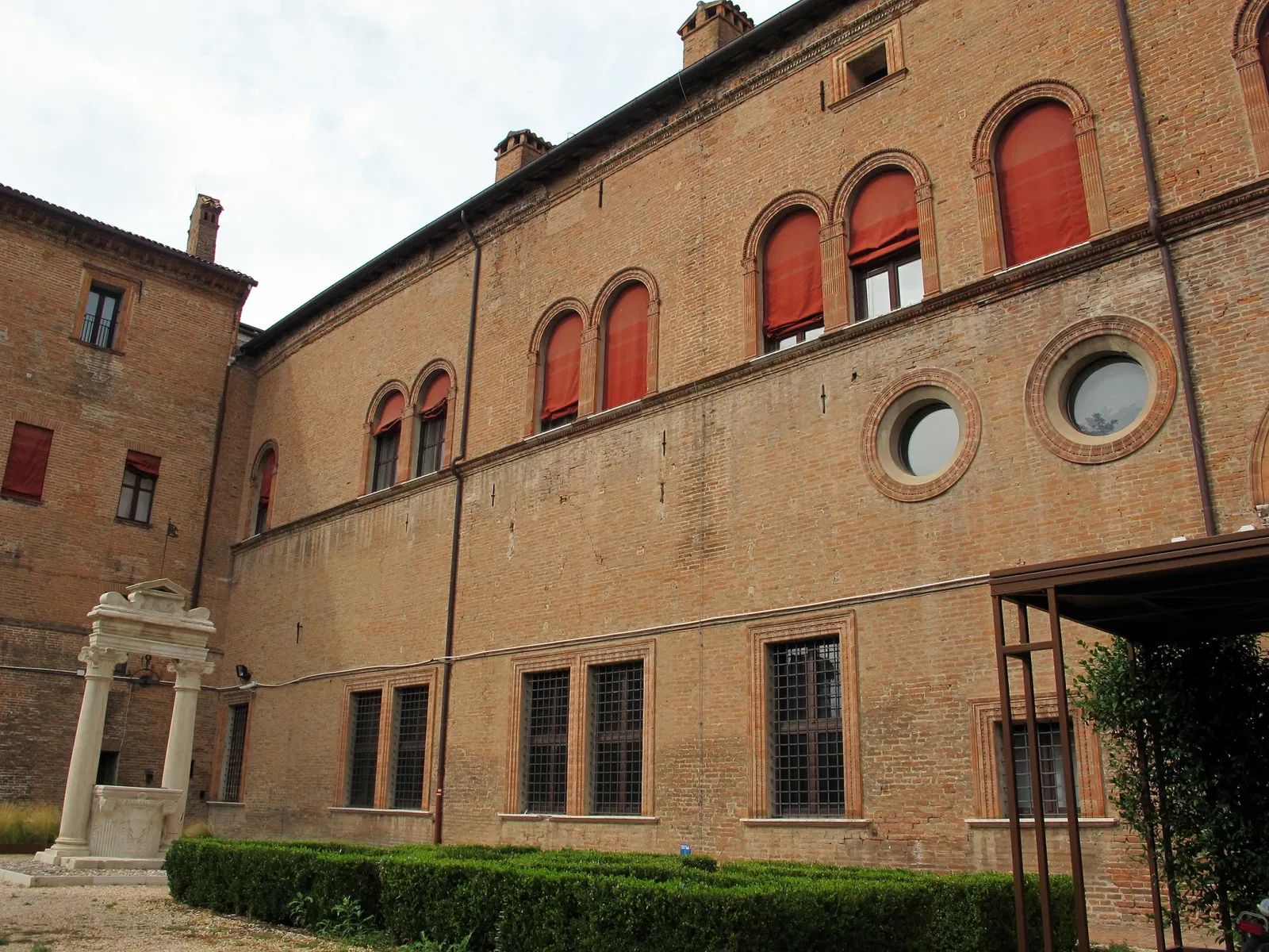 Palazzo Costabili detto "di Ludovico il Moro"