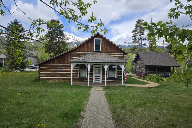 Edwin Carter Museum