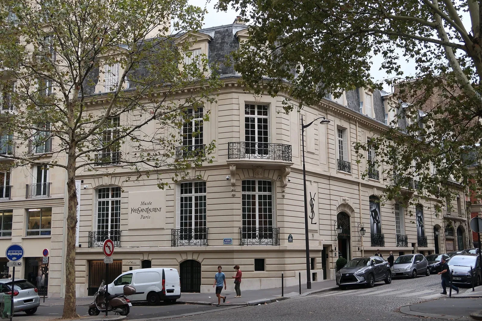 Musée Yves Saint Laurent Paris