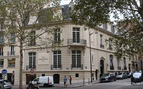 Museo Yves Saint Laurent Paris