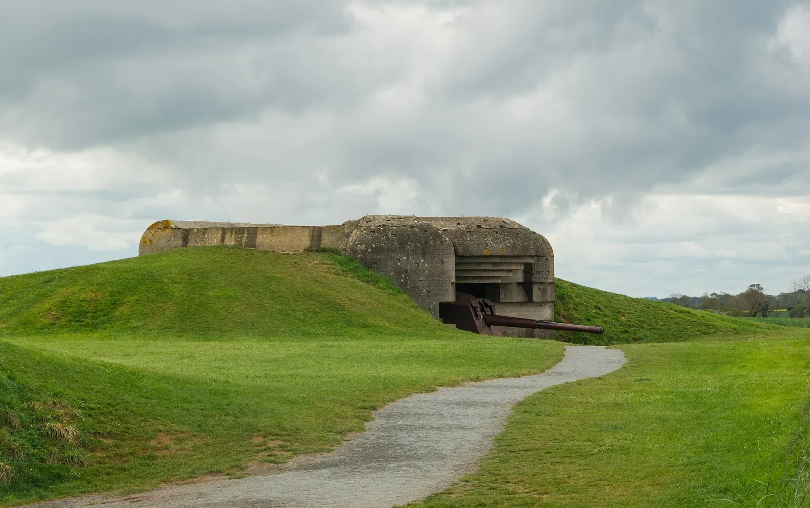 Longues-sur-Mer battery