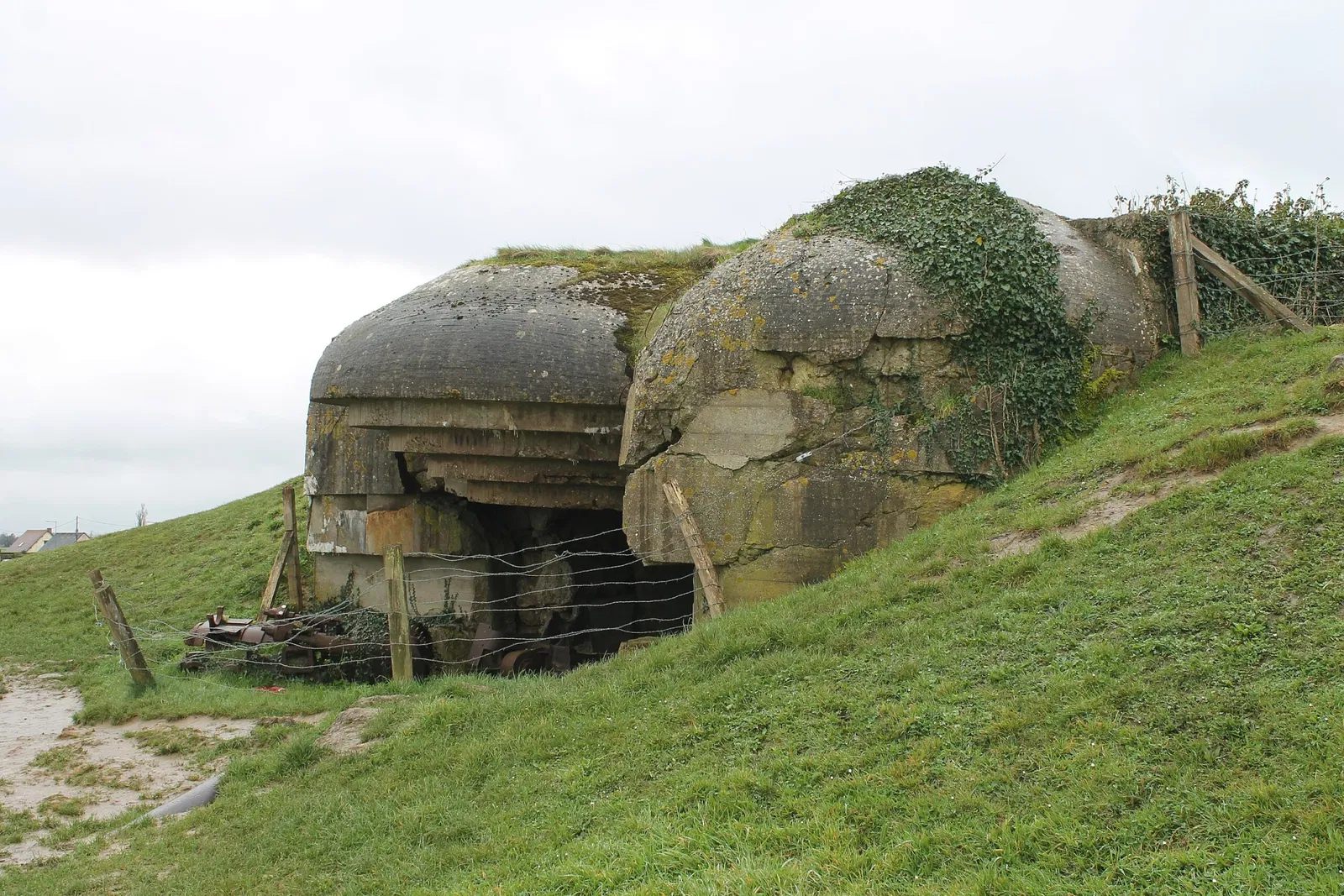 Longues-sur-Mer battery