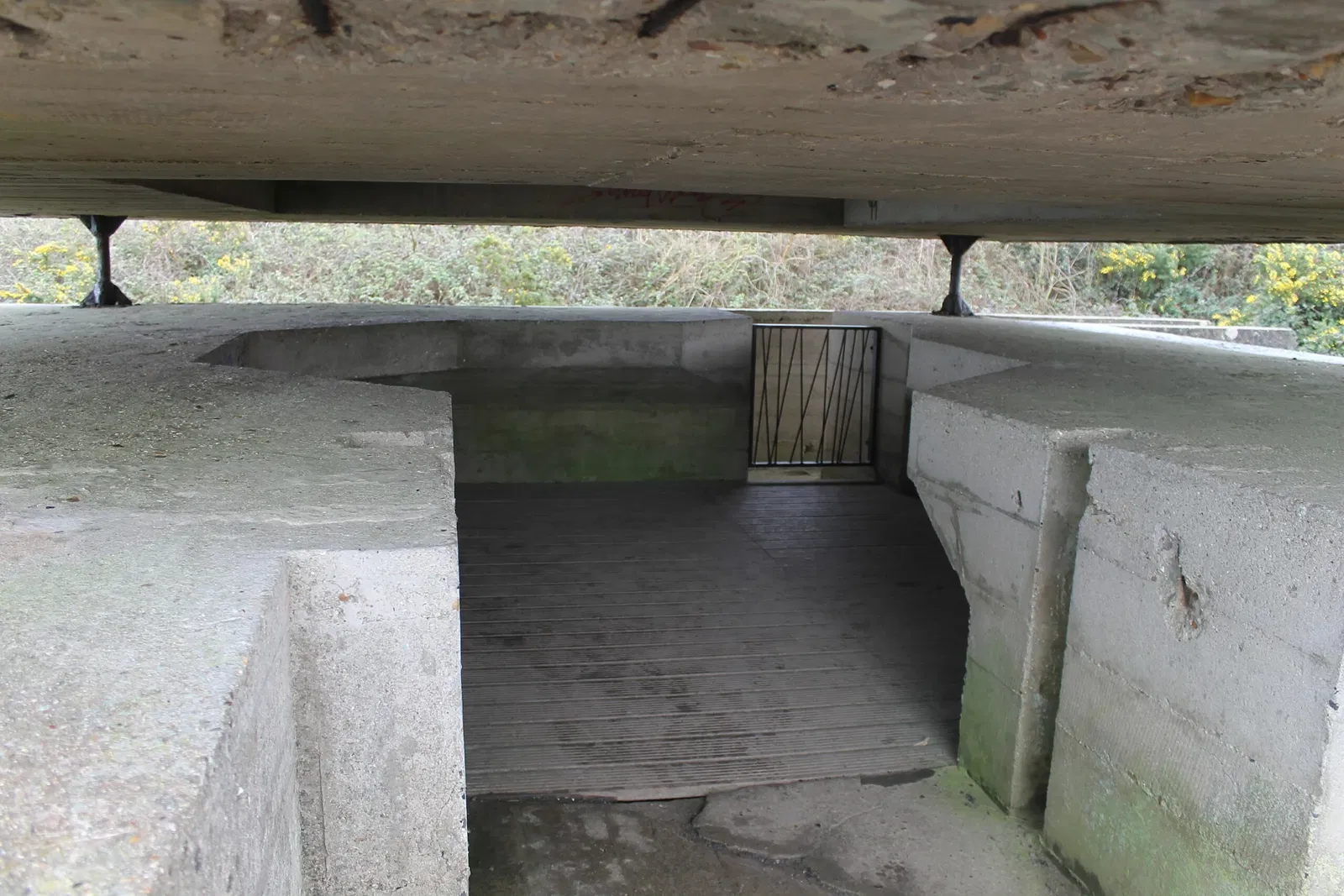 Longues-sur-Mer battery