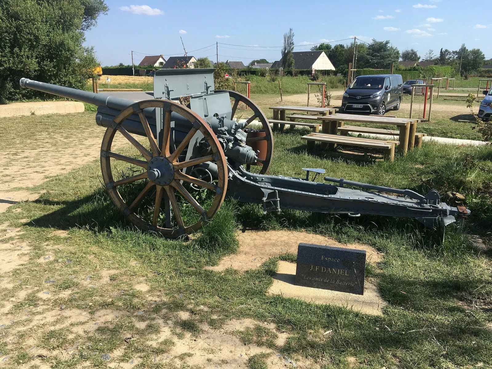 Longues-sur-Mer battery