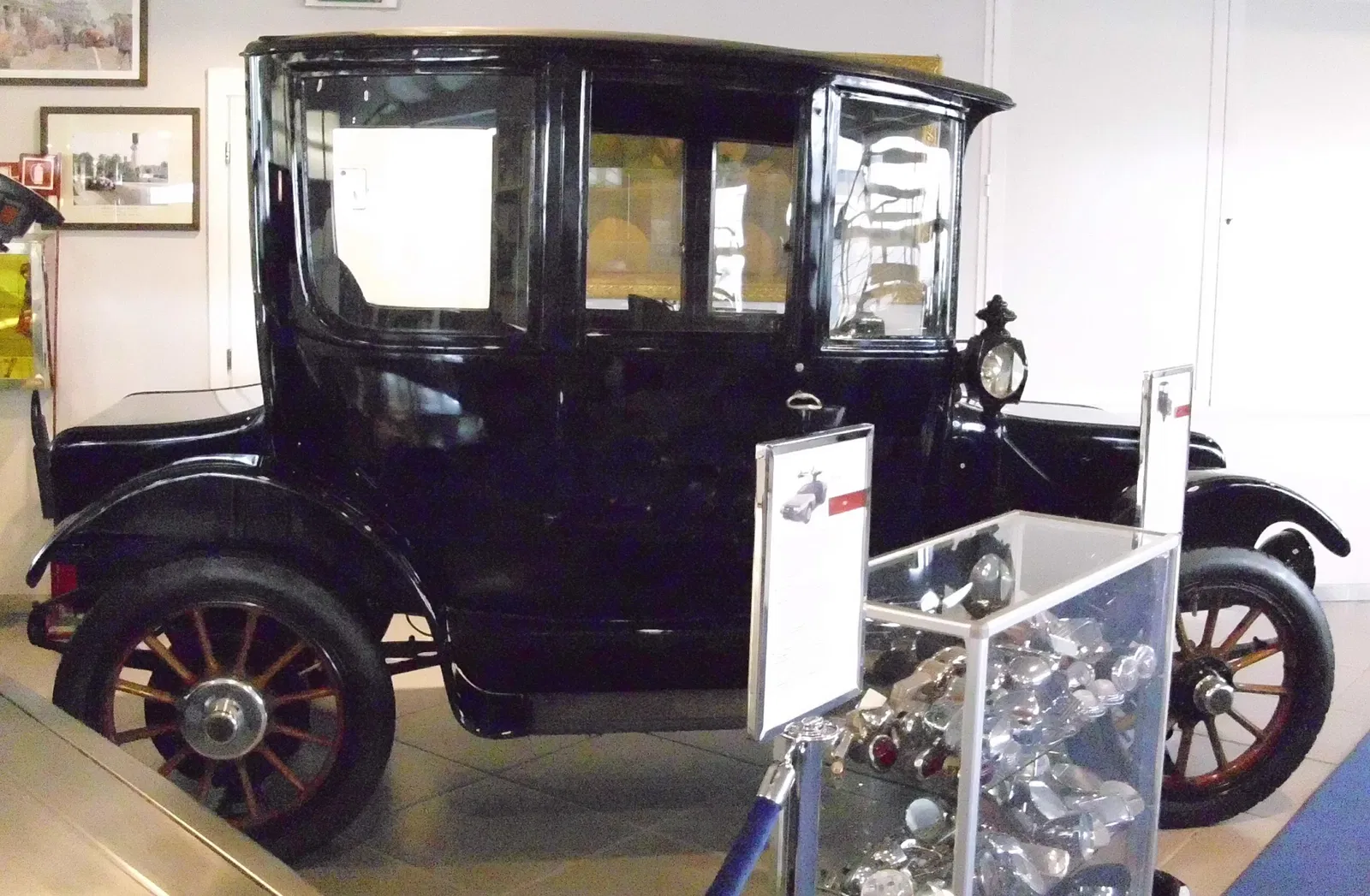 Museo Nicolis dell’Auto, della Tecnica e della Meccanica