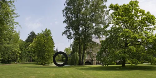 Je marche, j’ouvre une porte, je ferme une porte