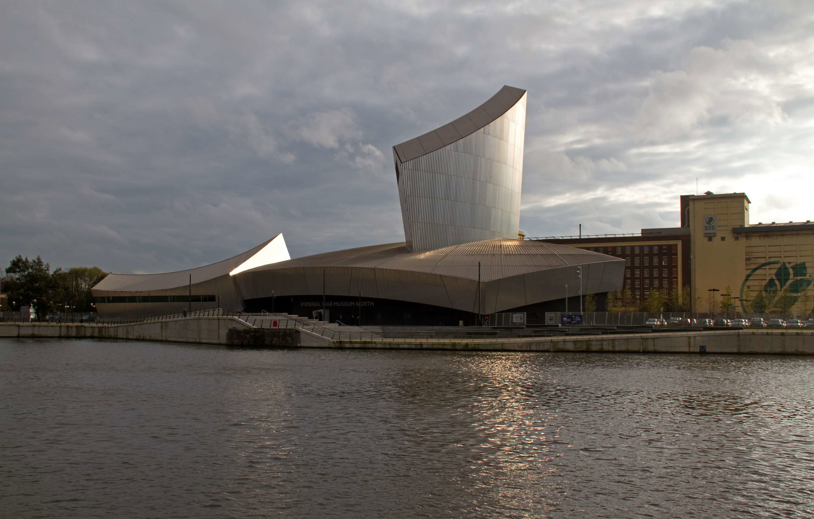 Imperial War Museum North: Daniel Libeskind's Bold Vision in Manchester