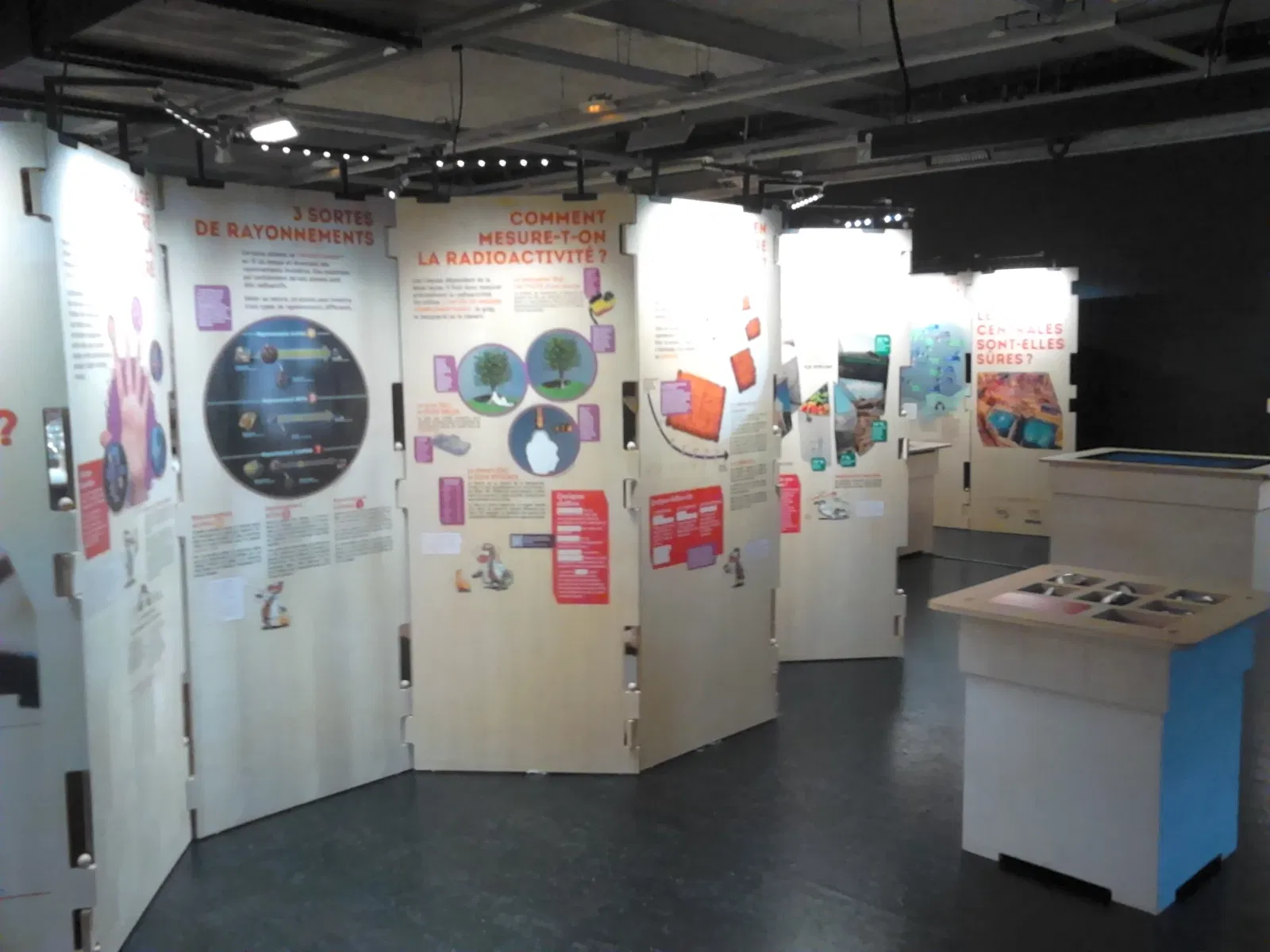 Palais de l'Univers et des Sciences