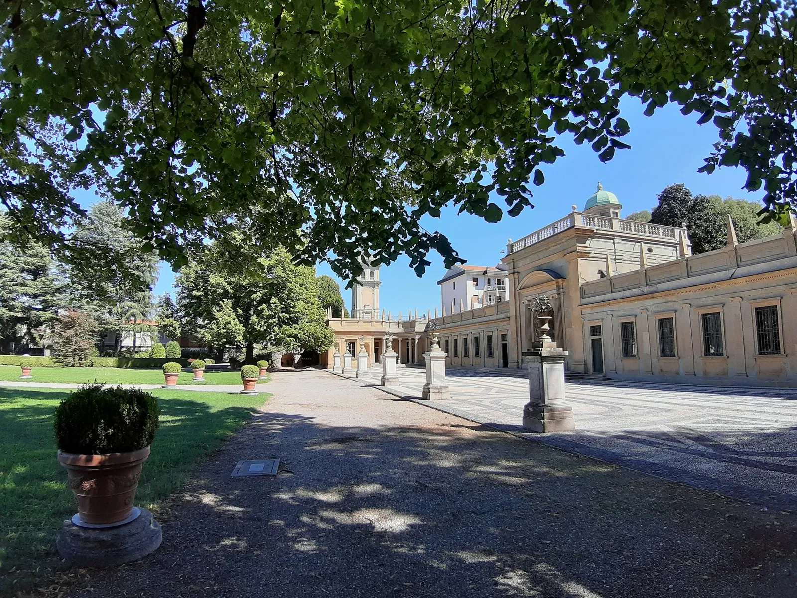 Villa Borromeo Visconti  Litta