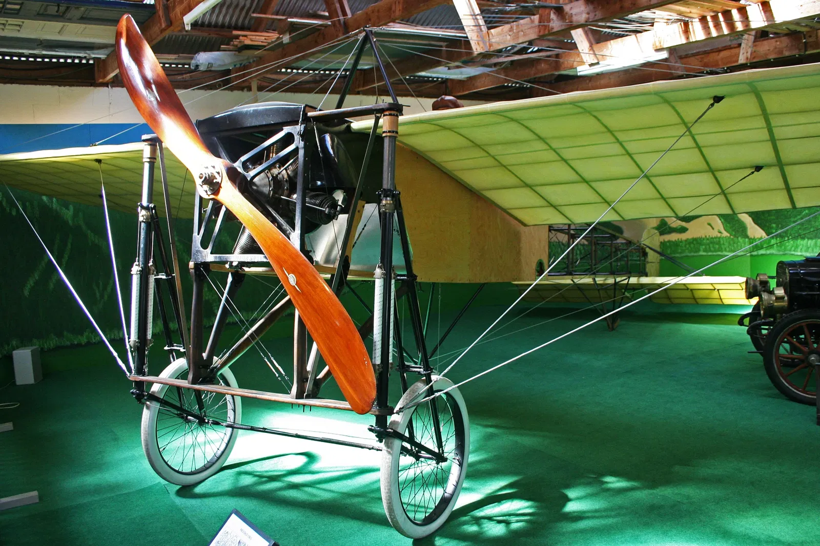 Svedinos Bil- och Flygmuseum