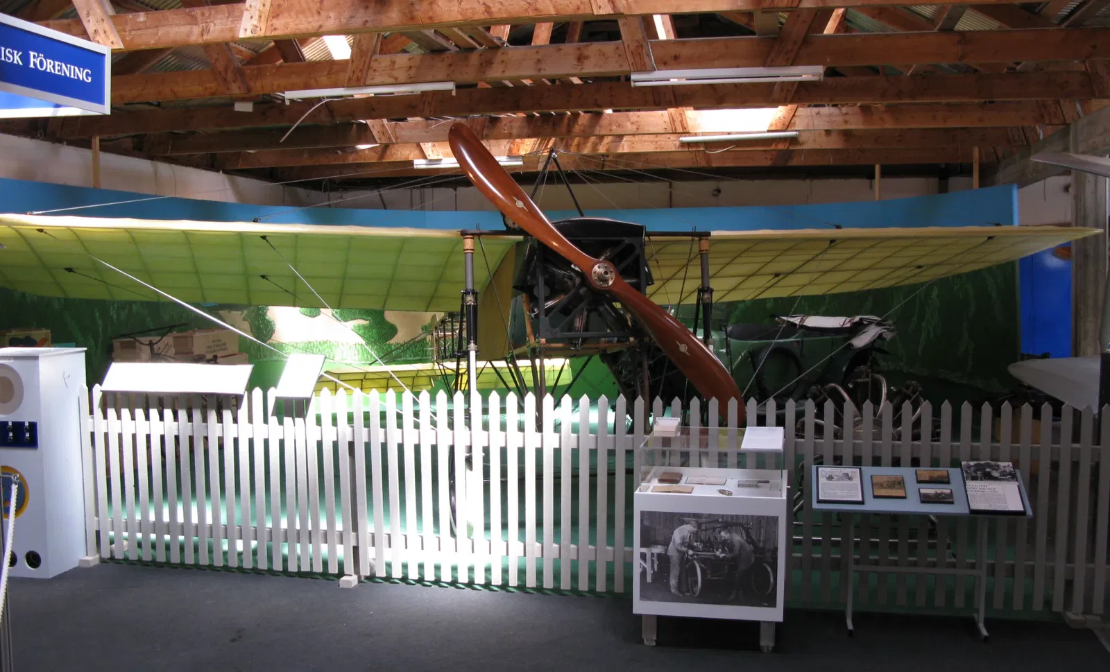 Svedinos Bil- och Flygmuseum