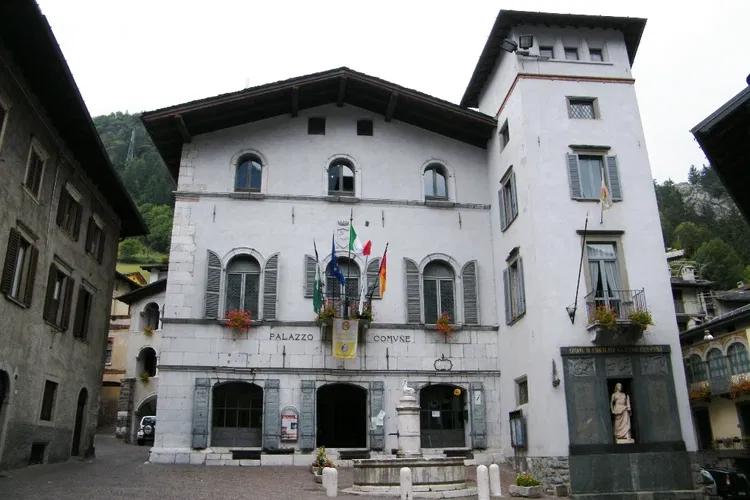 MAP – Museo delle Armi Bianche e delle Pergamene