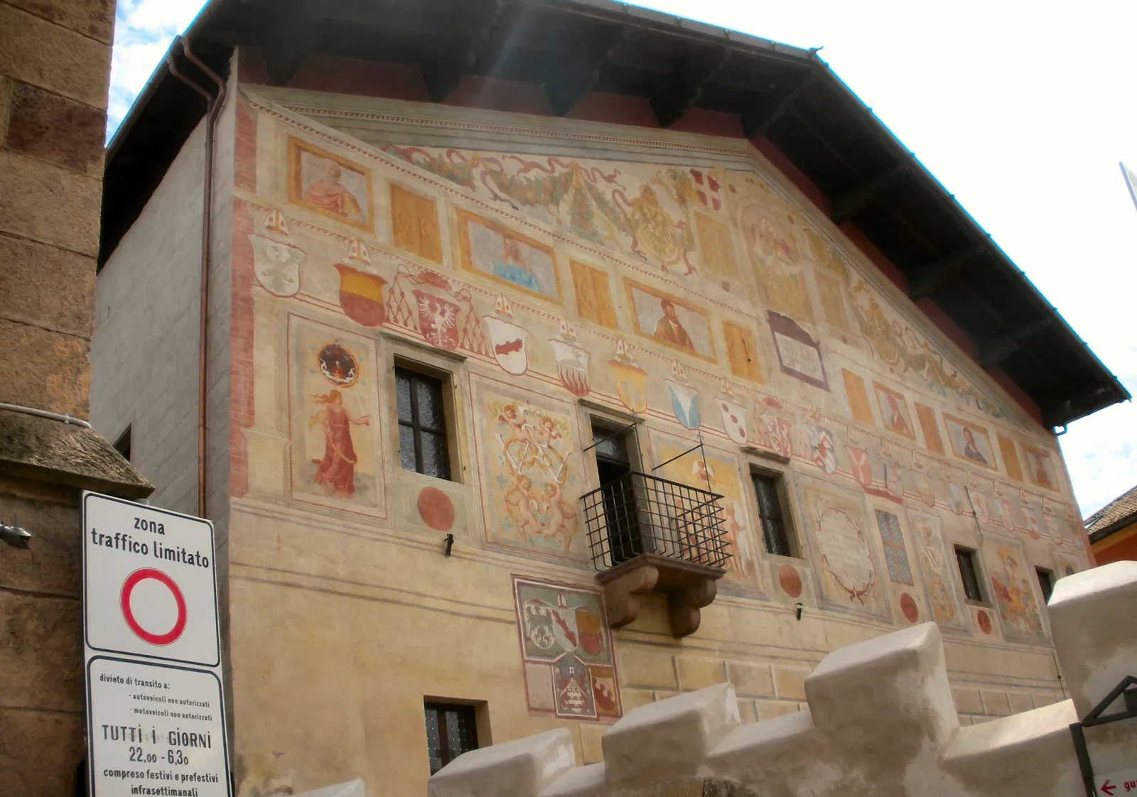 Palazzo Magnifica Comunita' Di Fiemme