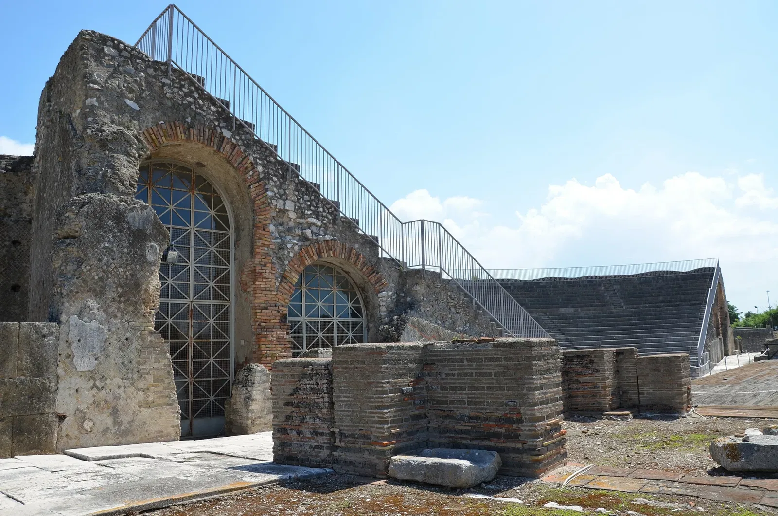 Archaeological area and Antiquarium of Minturnae