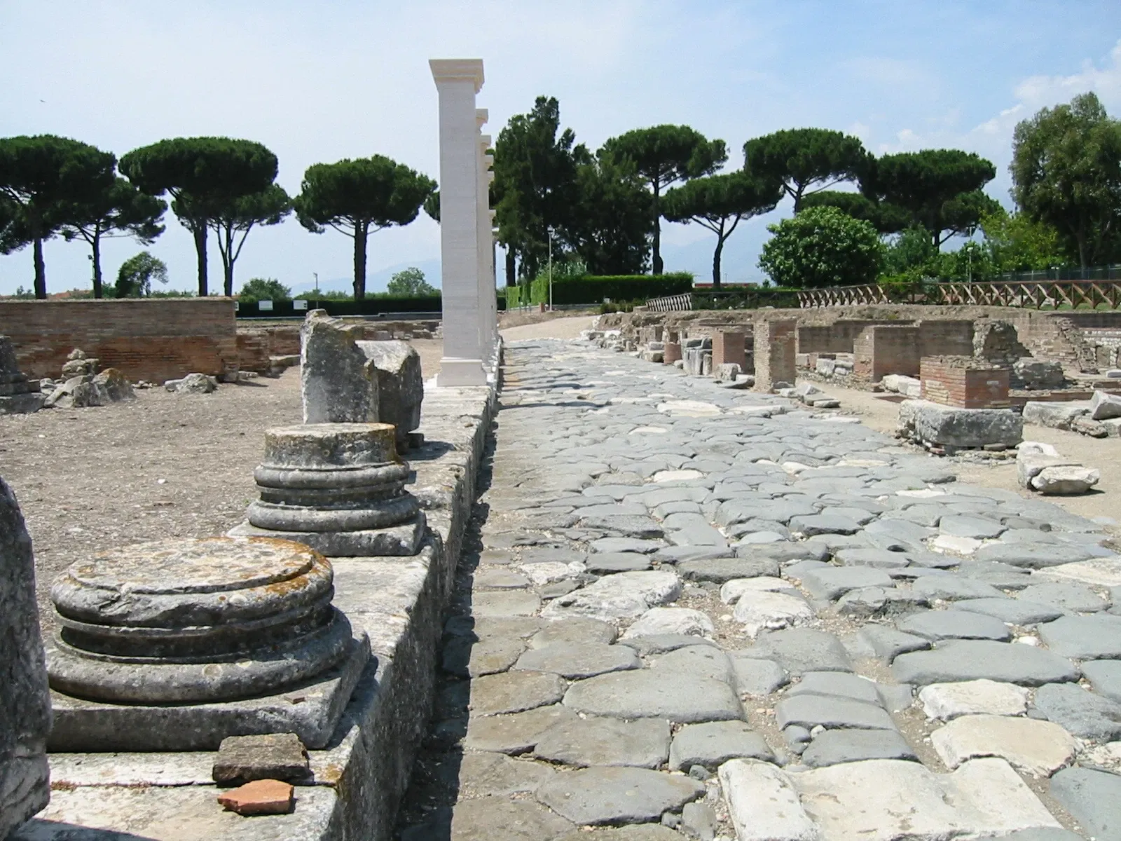 Archaeological area and Antiquarium of Minturnae