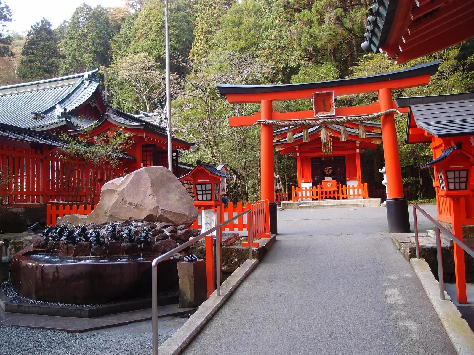 Hakone Shrine