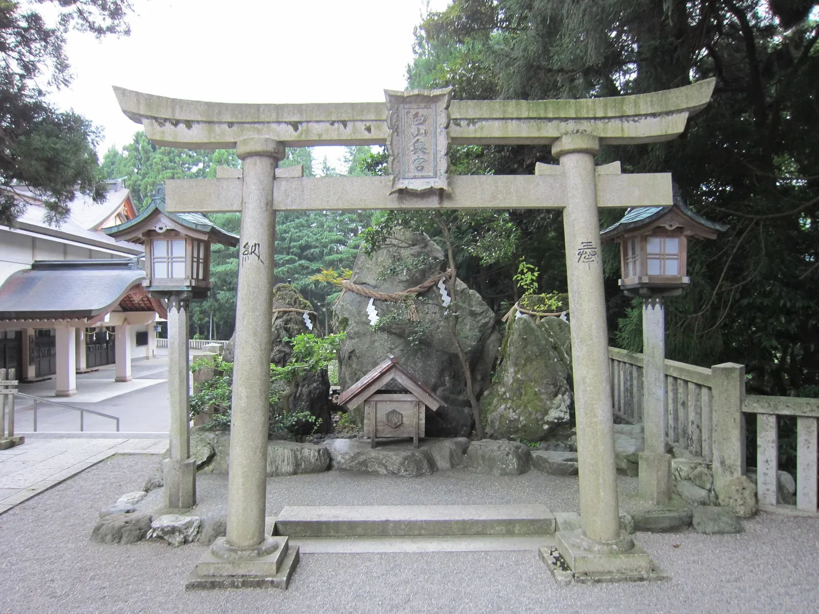 Shirayama Hime Jinja Shrine