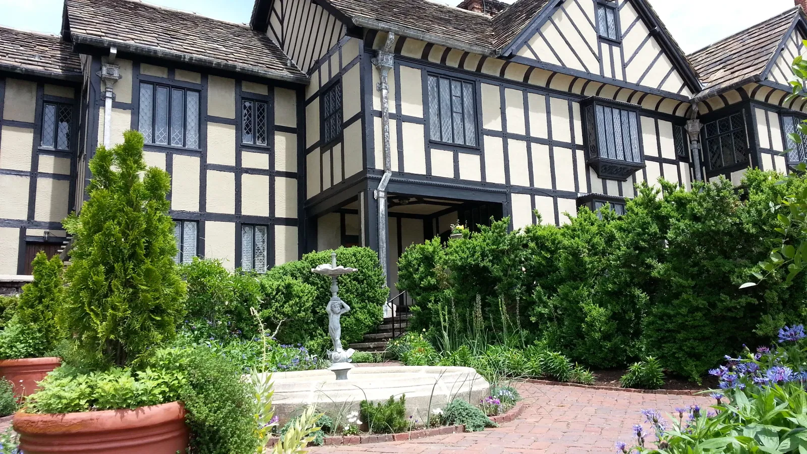 Agecroft Hall