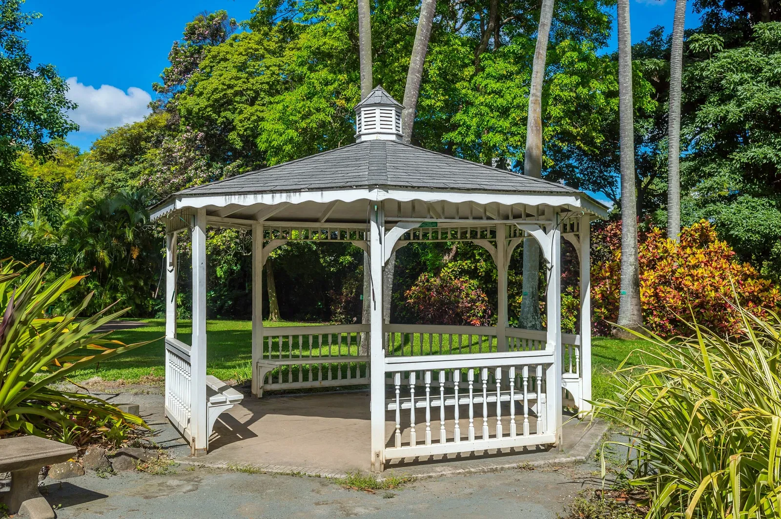 Foster Botanical Garden