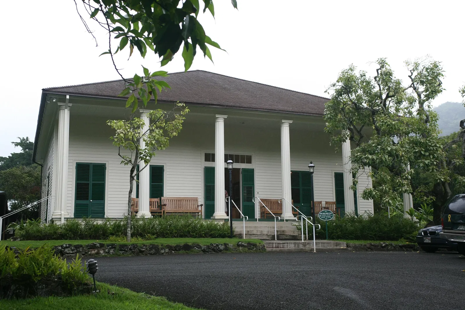 Queen Emma Summer Palace Museum