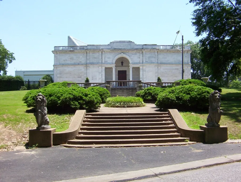 Brooks Museum of Art