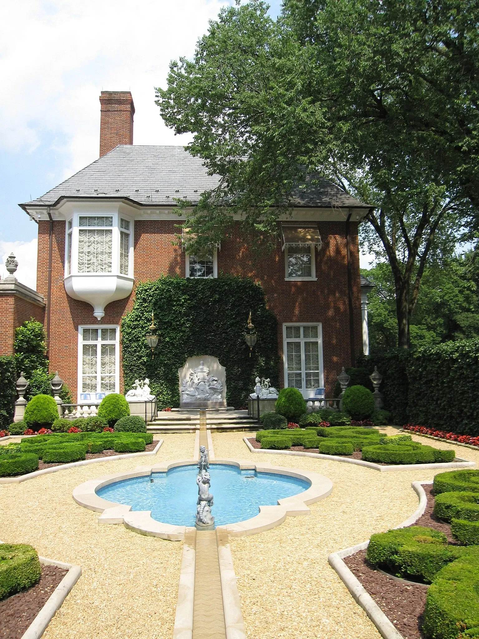 Hillwood Estate, Museum & Gardens