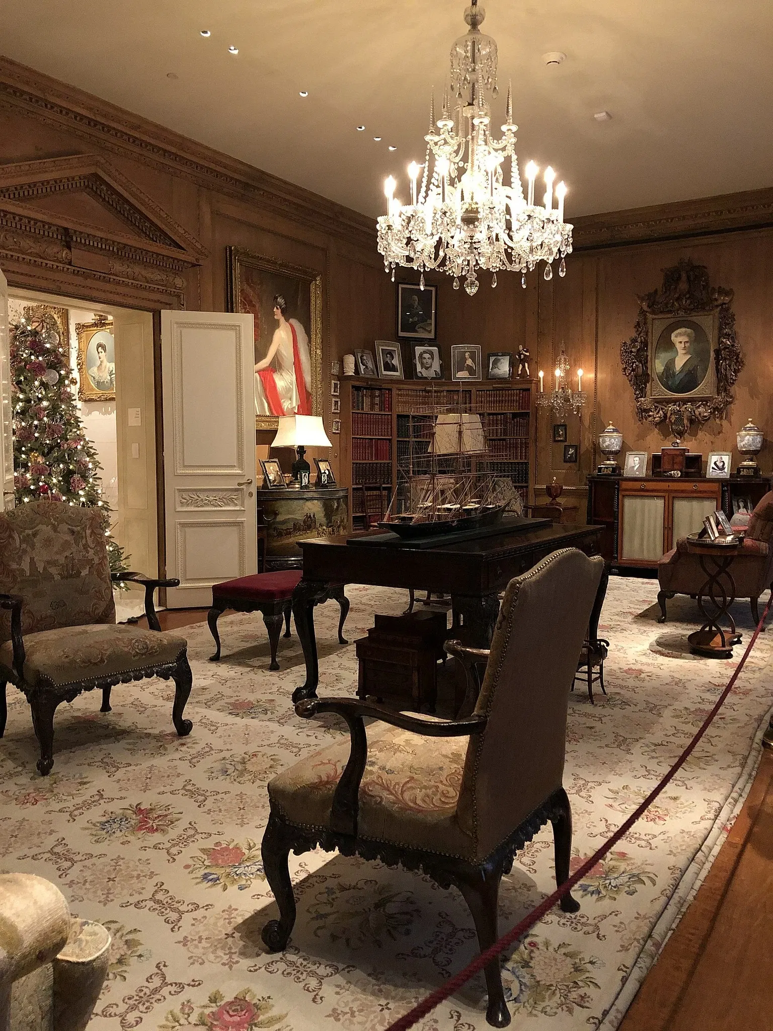 Hillwood Estate, Museum & Gardens