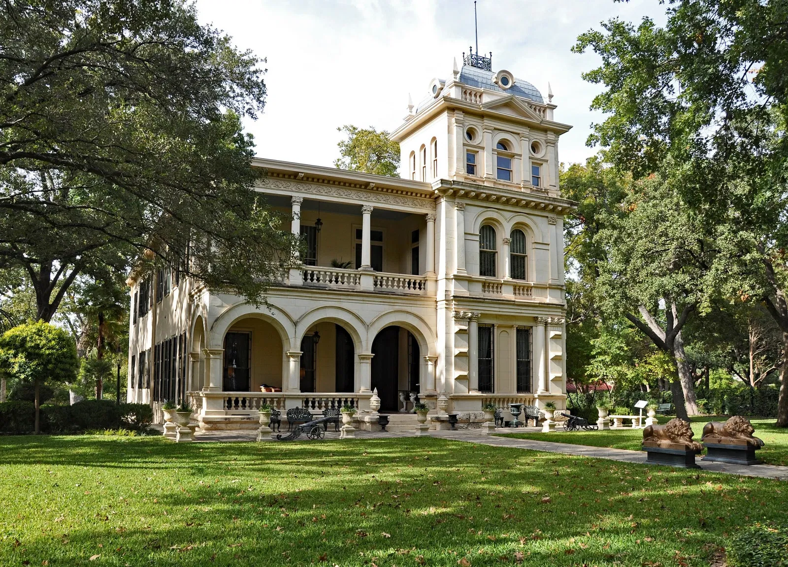 Villa Finale Visitor Center