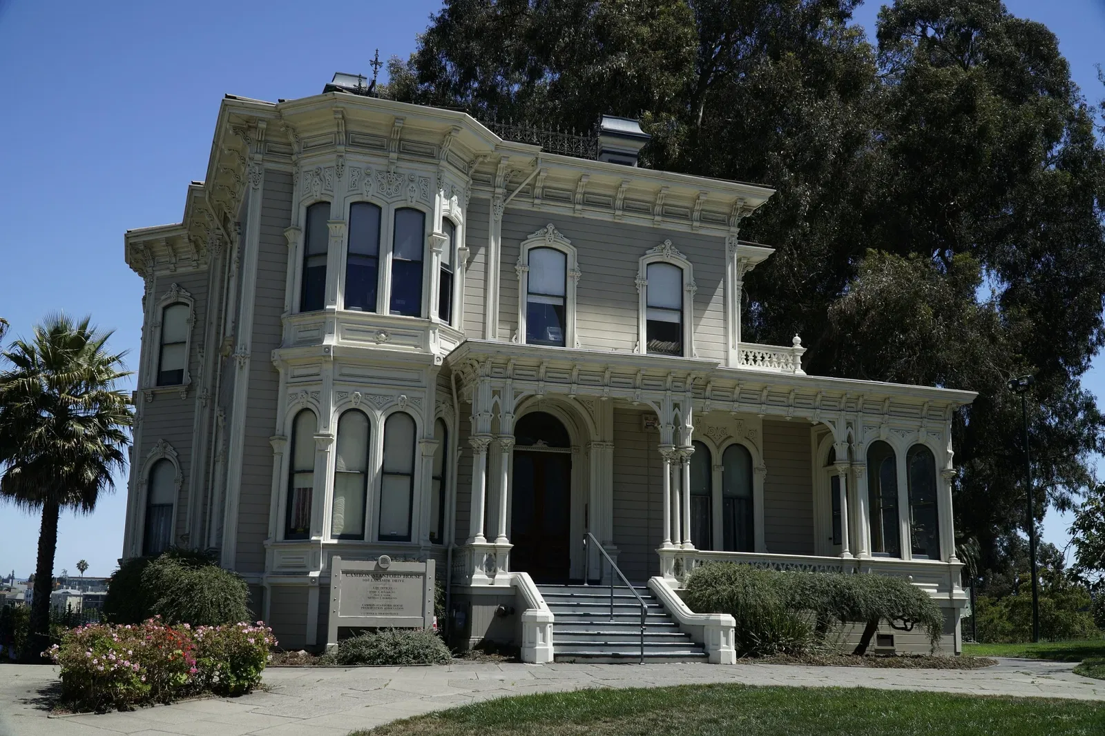 Camron-stanford House