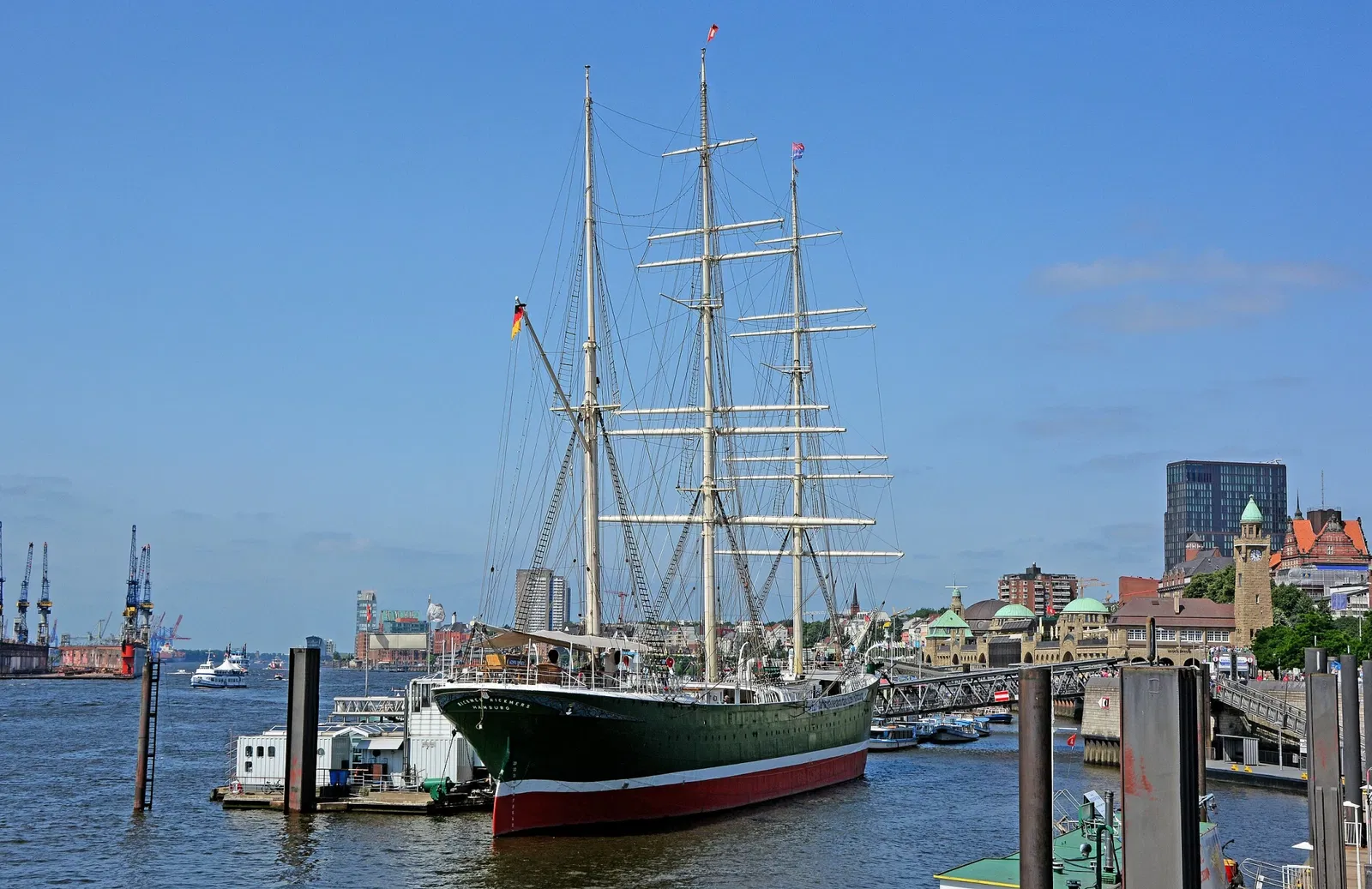 Rickmer Rickmers Shiff