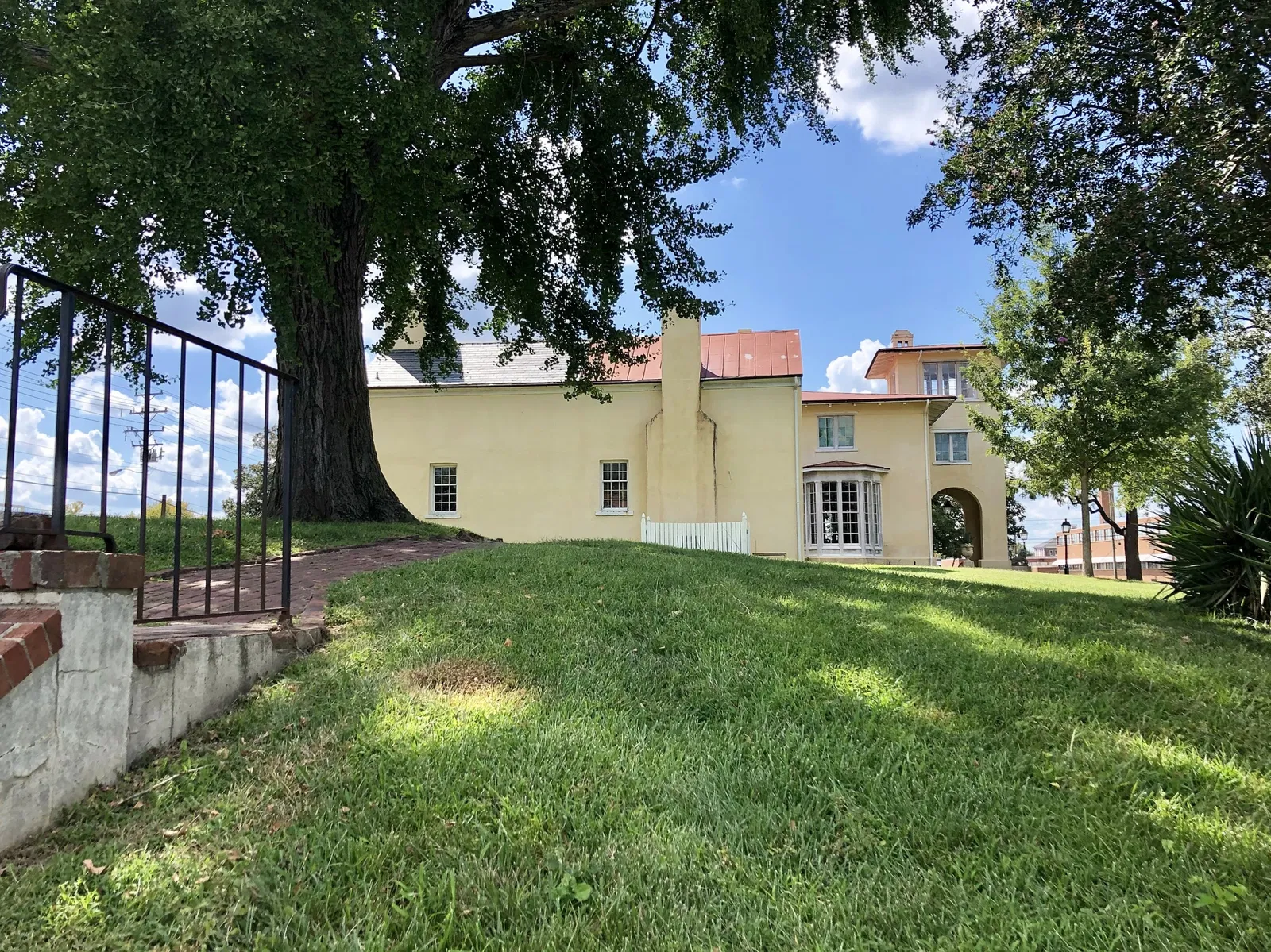 Blandwood Mansion and Gardens