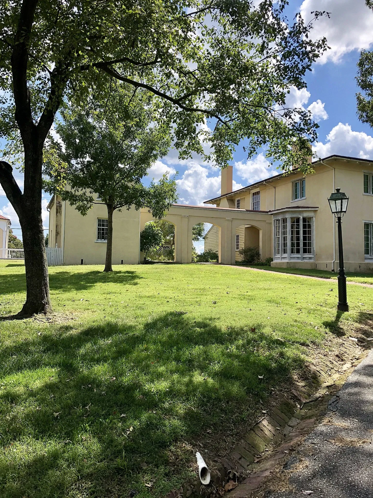 Blandwood Mansion and Gardens