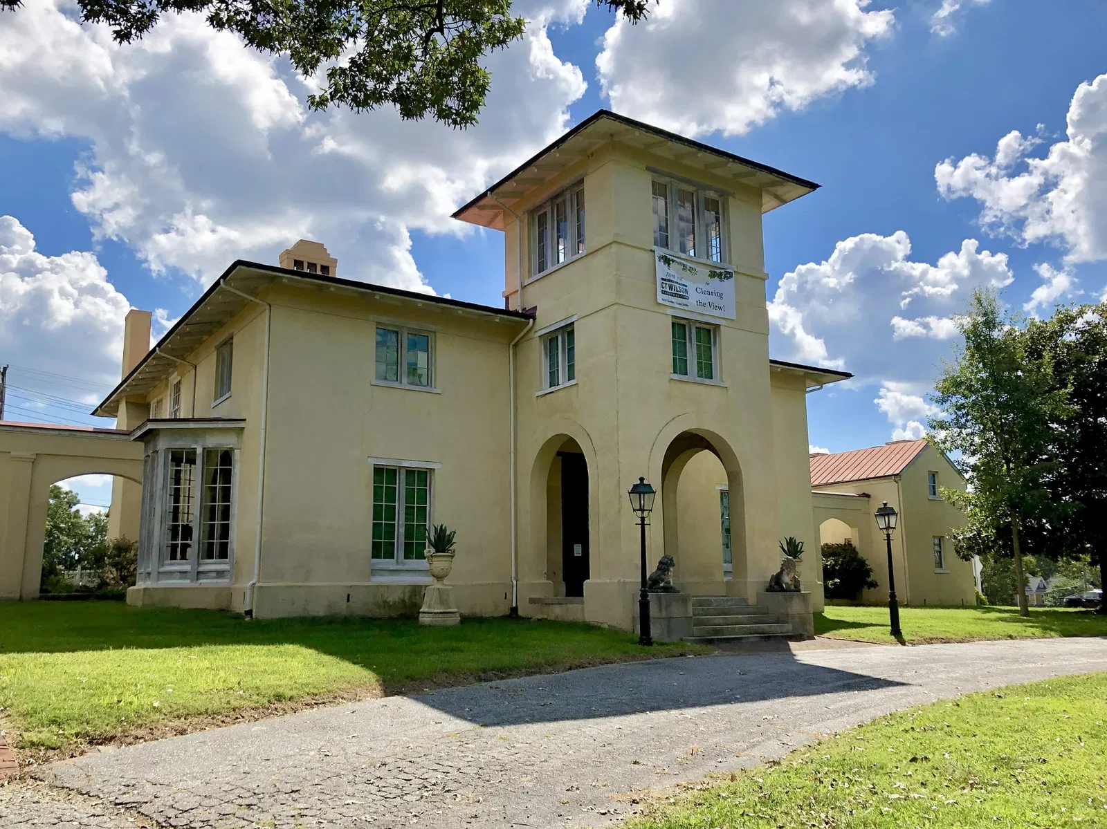 Blandwood Mansion and Gardens