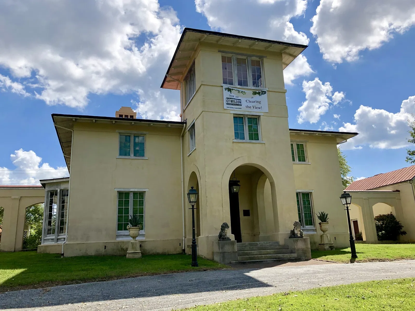 Blandwood Mansion and Gardens