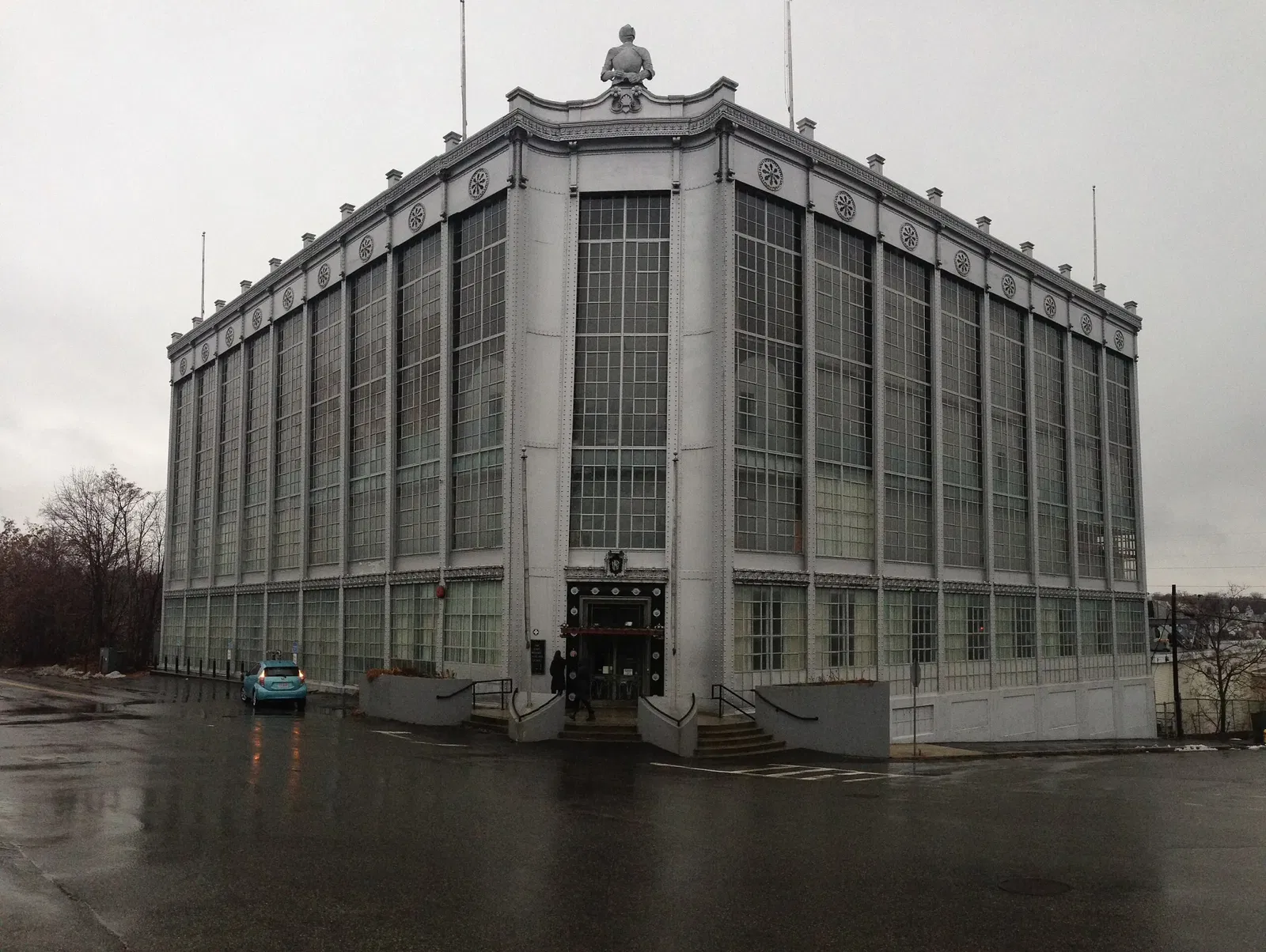 Higgins Armory Museum