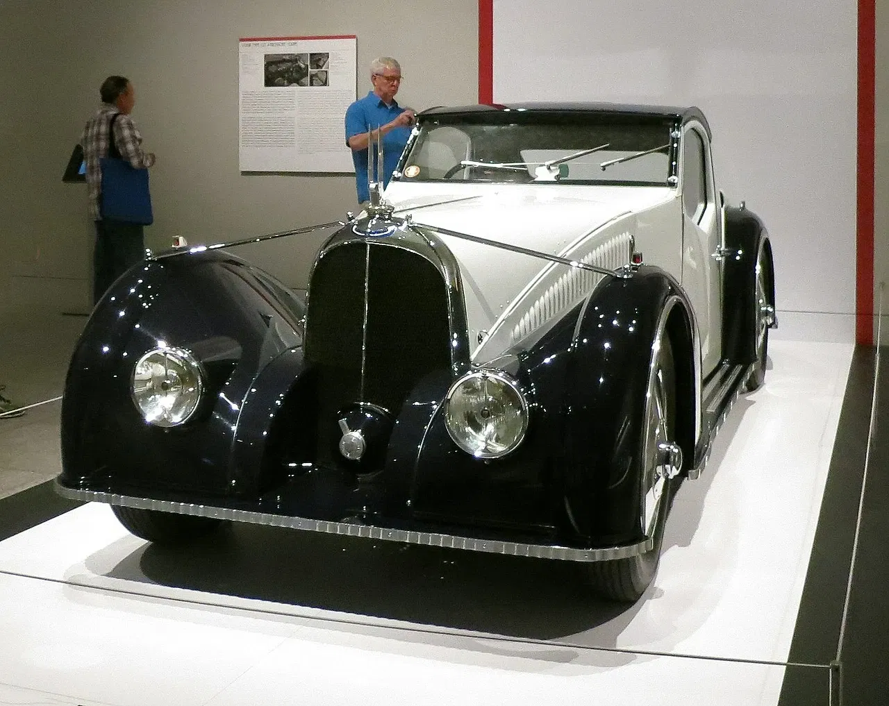 Mullin Automotive Museum