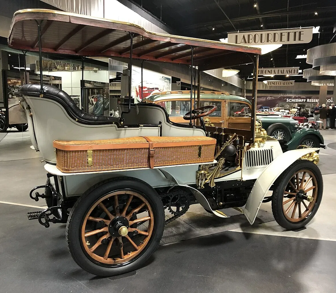 Mullin Automotive Museum