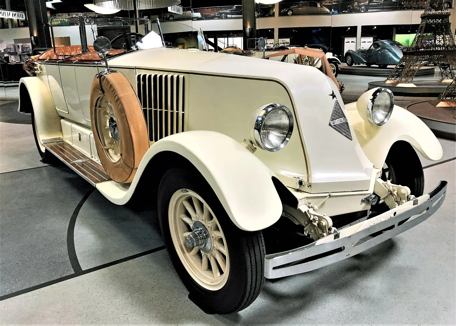 Mullin Automotive Museum