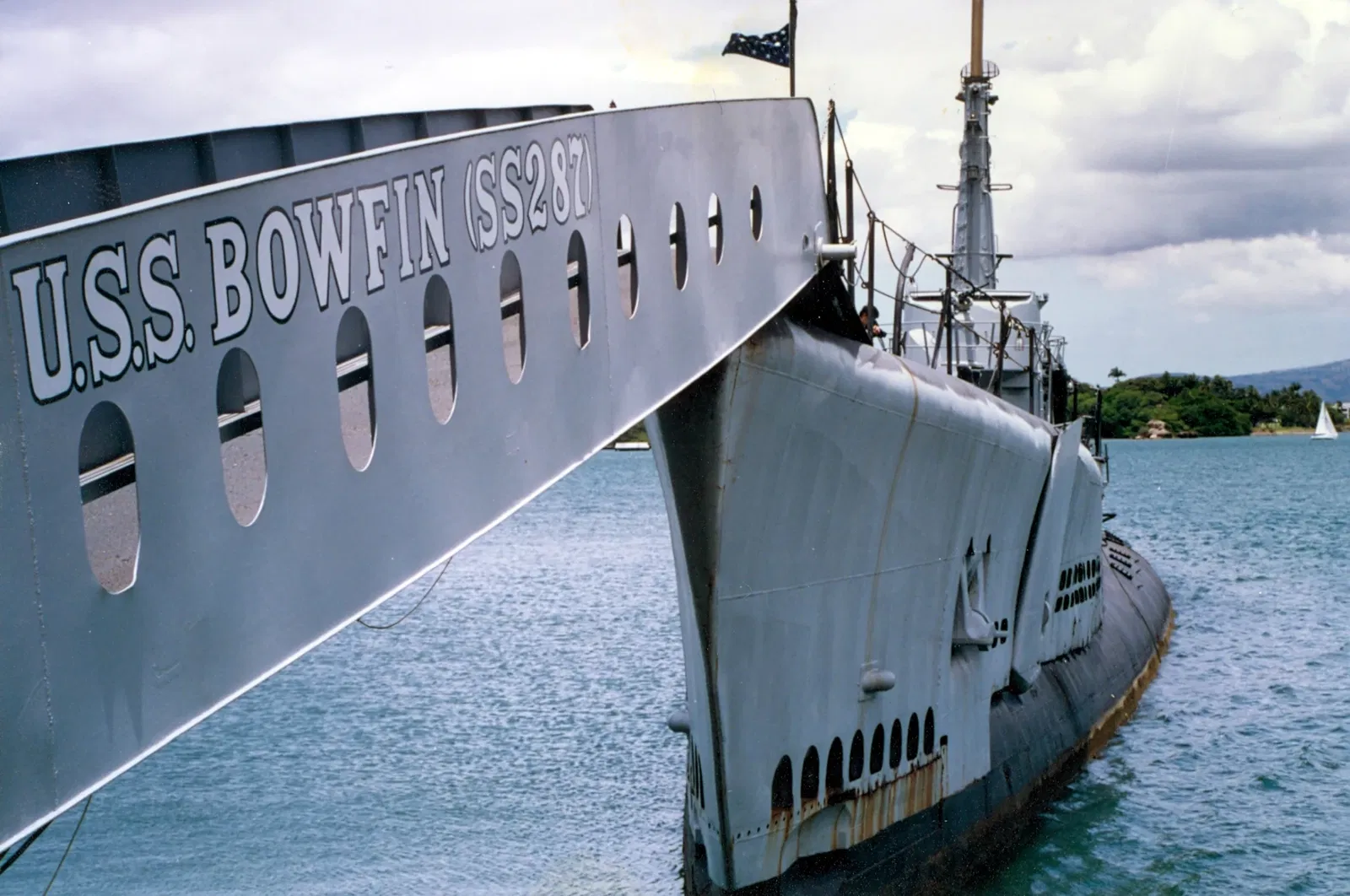 USS Bowfin (SS-287)
