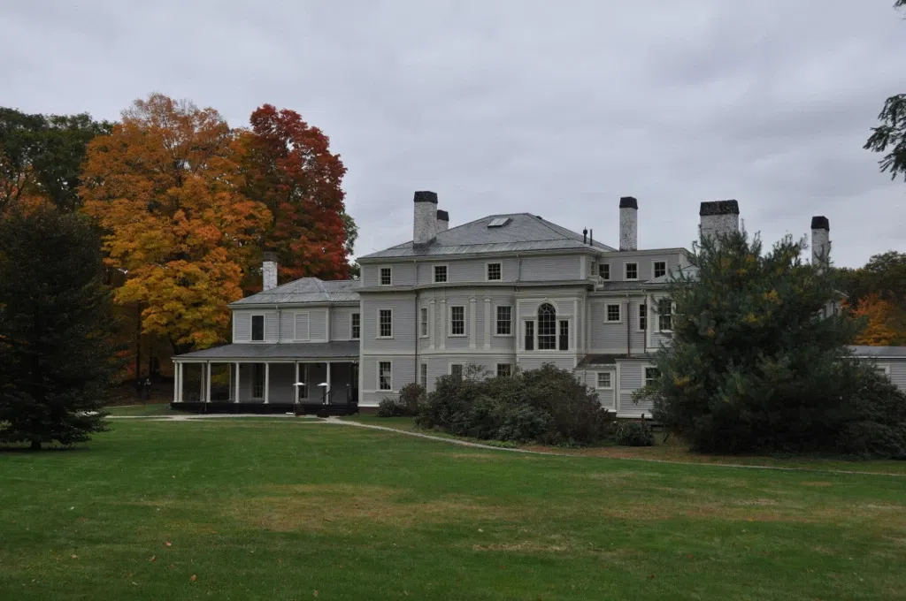 Lyman Estate Greenhouses